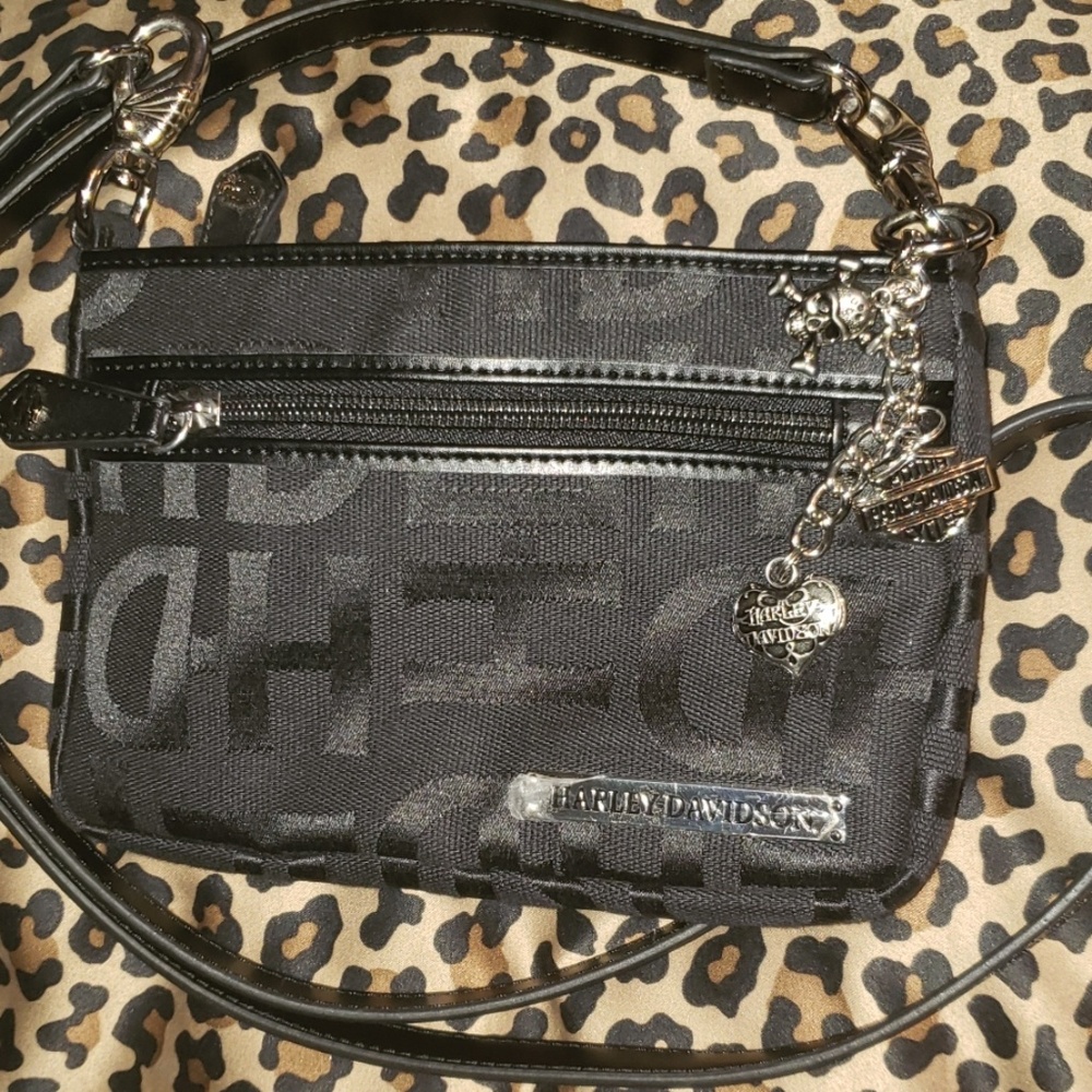 Crossbody purse